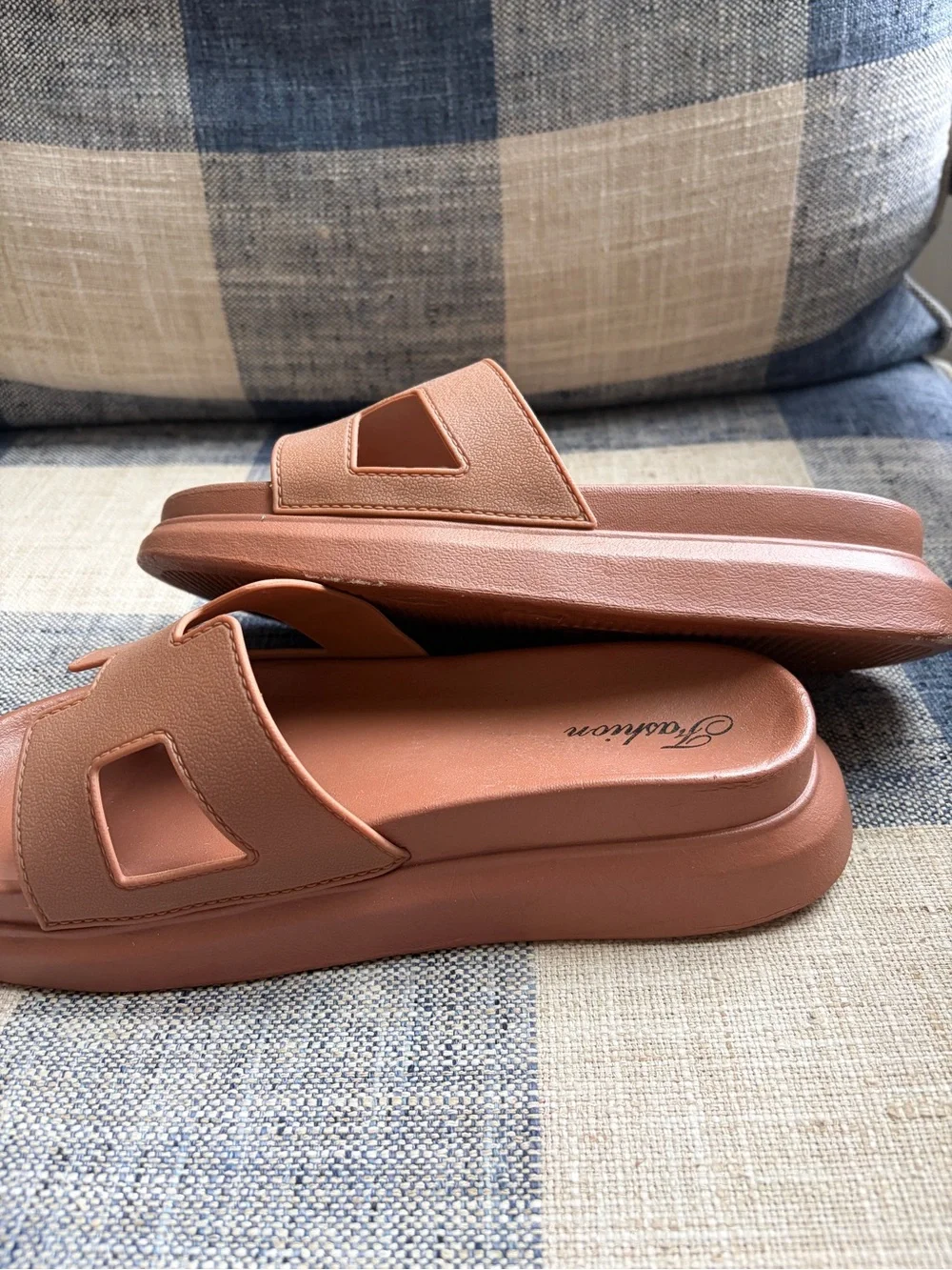 Women's H Slide Sandals in Brown size 7.5/8
